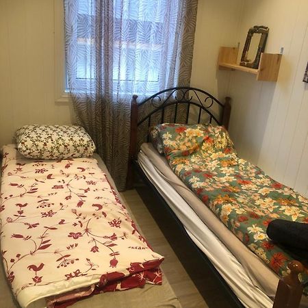 Apartament Den Gule Huset Lyngdal Zewnętrze zdjęcie