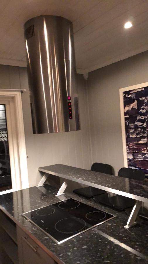 Apartament Den Gule Huset Lyngdal Zewnętrze zdjęcie