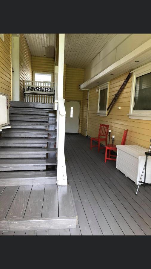 Apartament Den Gule Huset Lyngdal Zewnętrze zdjęcie